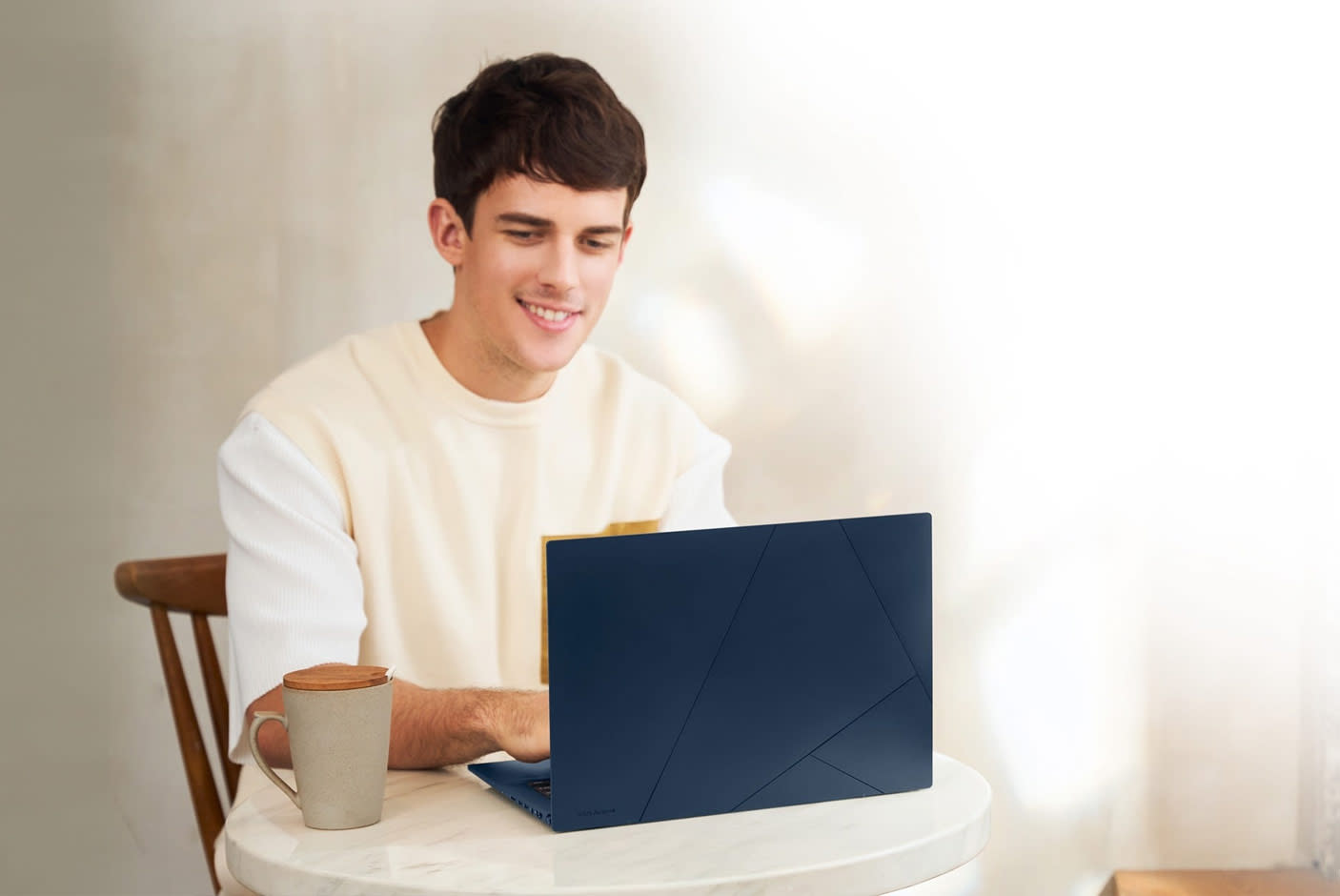 4043898-Tile-4-Asus-Zenbook-2022-wifi