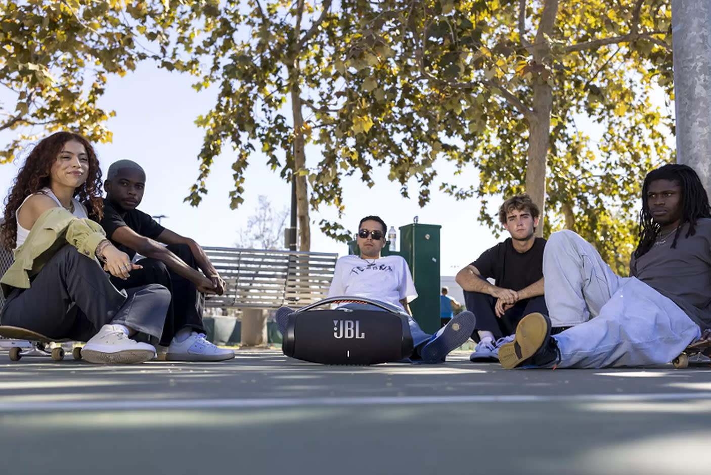 4070917-Tile-2-JBL-BoomBox-3