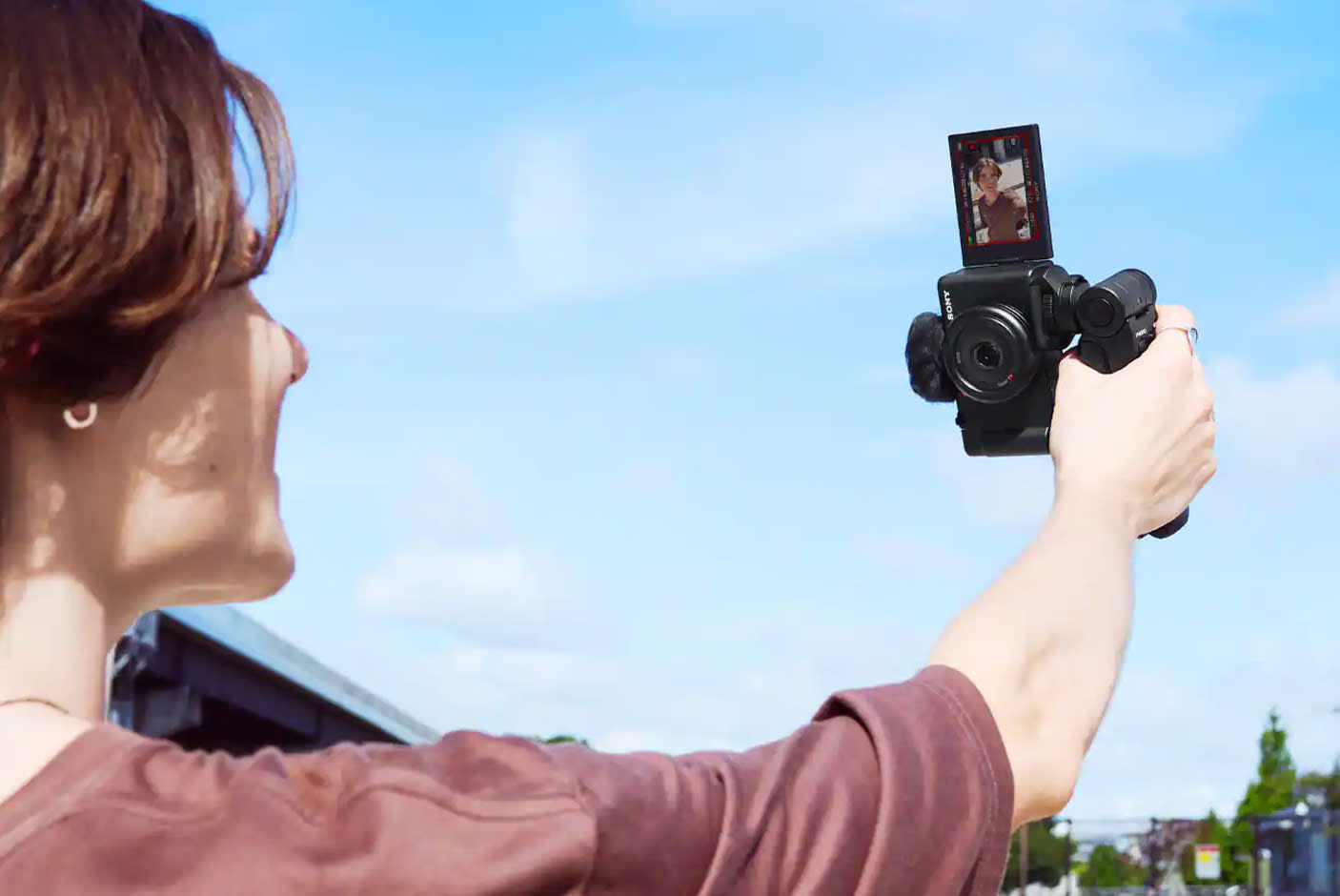 4093437-Tile-6-Vertical-Video