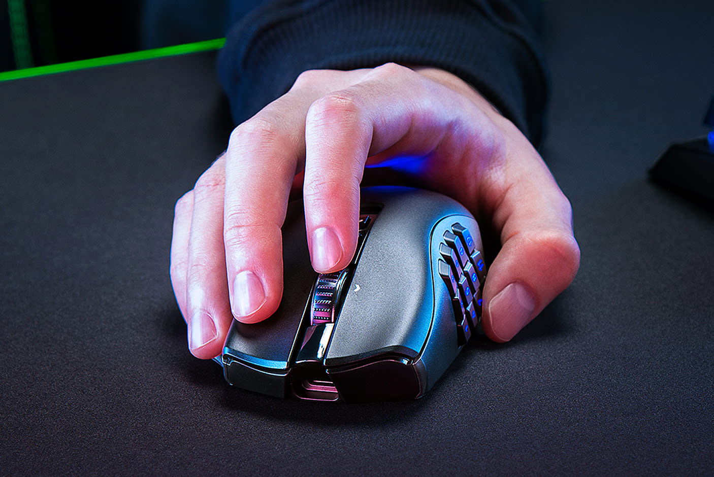 4124782-Tile-2-Naga-V2-Pro-Wireless-wheel