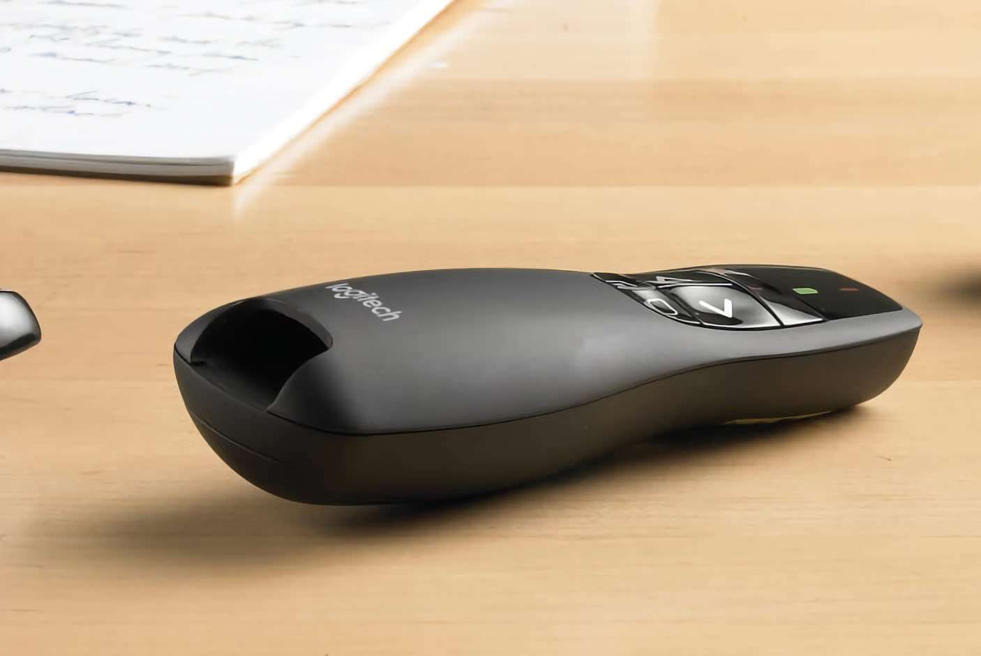 4137728-Tile-3-Logitech-Presenter-R400