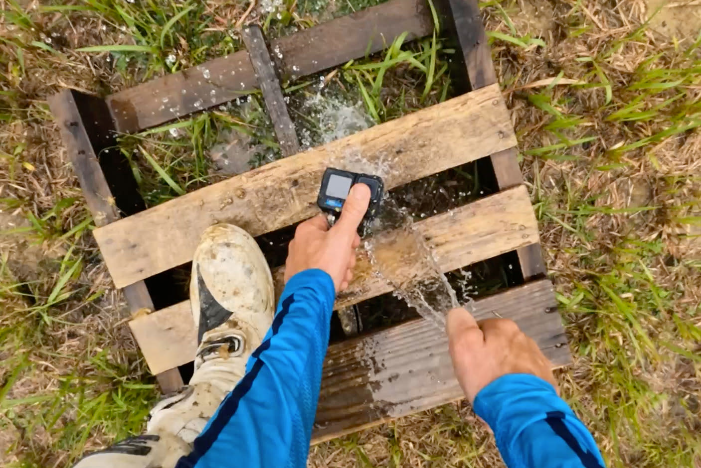 4055489-Tile-6-Waterproof-10m