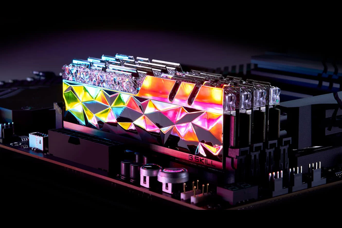 4152646-Tile-5-GSkill-Trident-Z-Royal-Elite