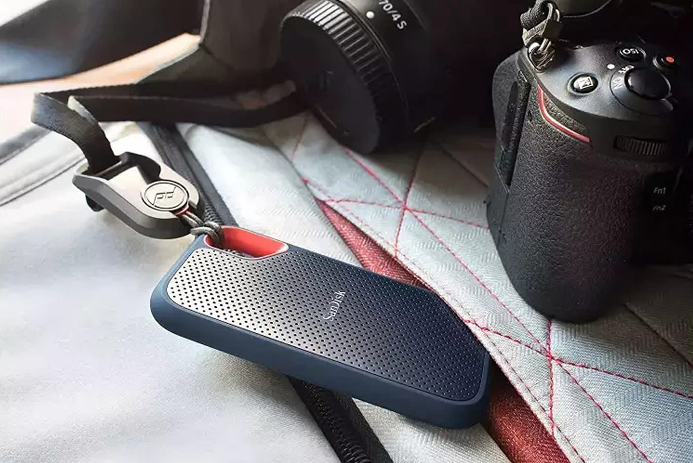 4159659-Tile-1-SanDisk-Portable-SSD-V2