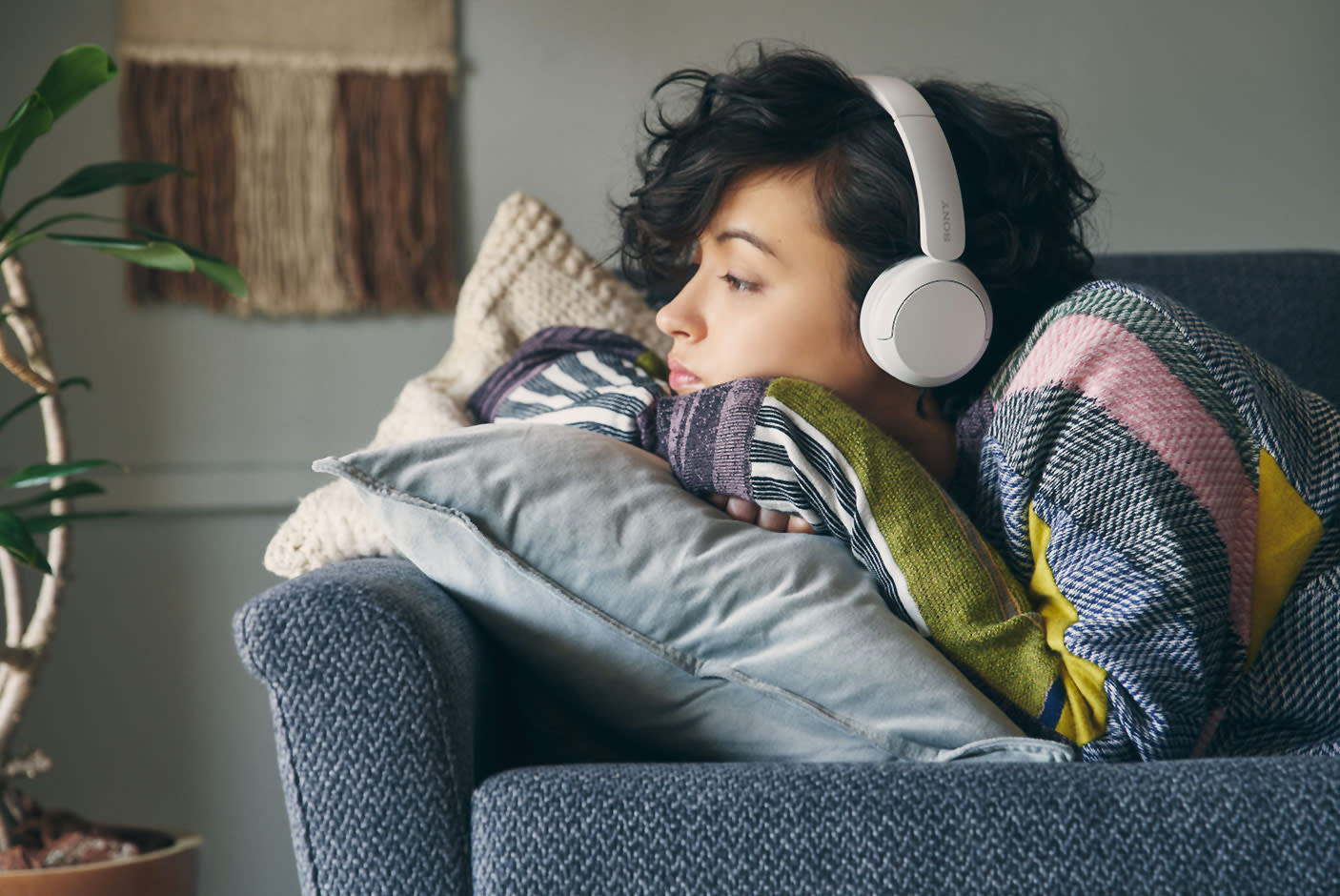 4172914-Tile-2-Sony-WH-CH520