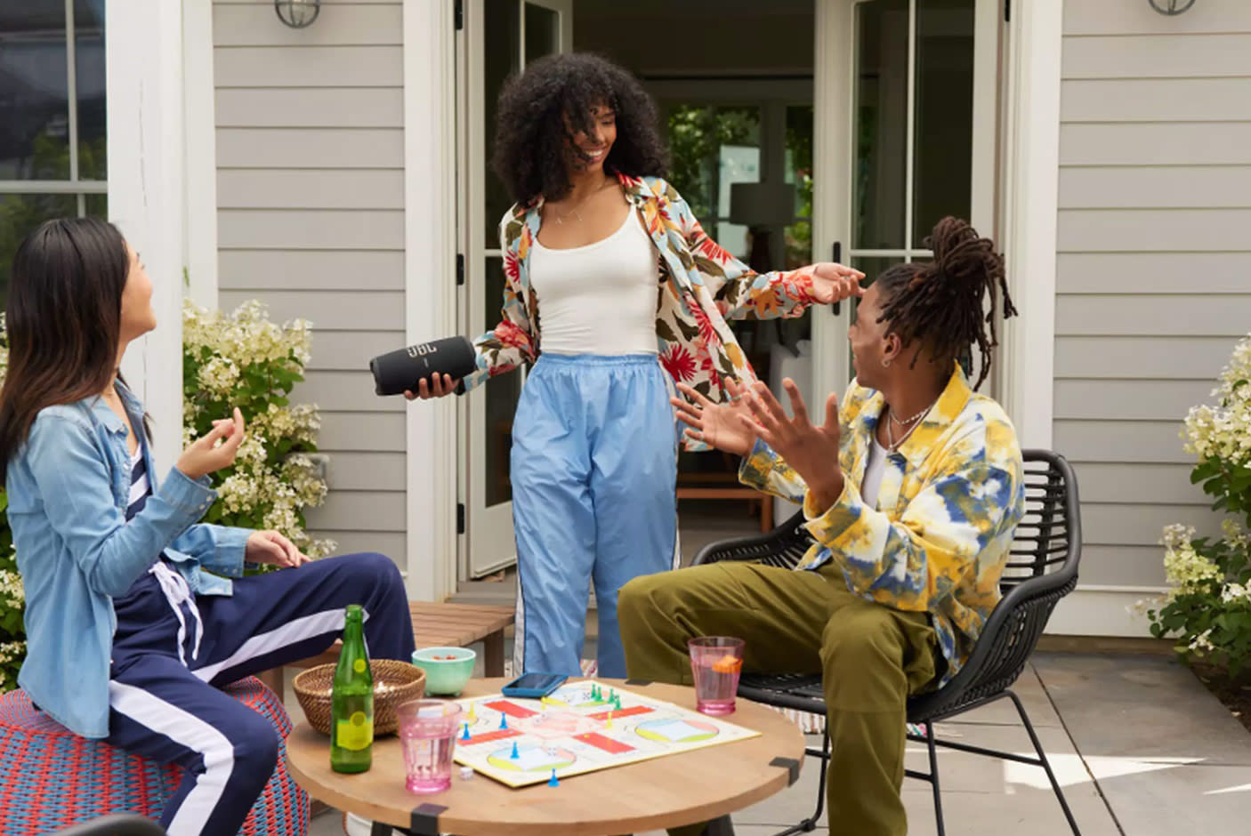 4173031-Tile-1-JBL-Charge-5