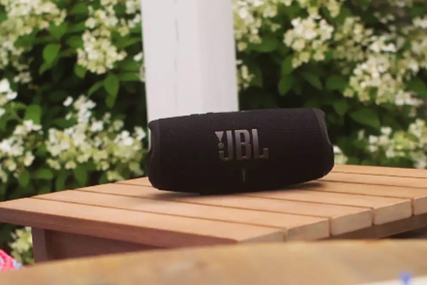 4173031-Tile-2-JBL-Charge-5