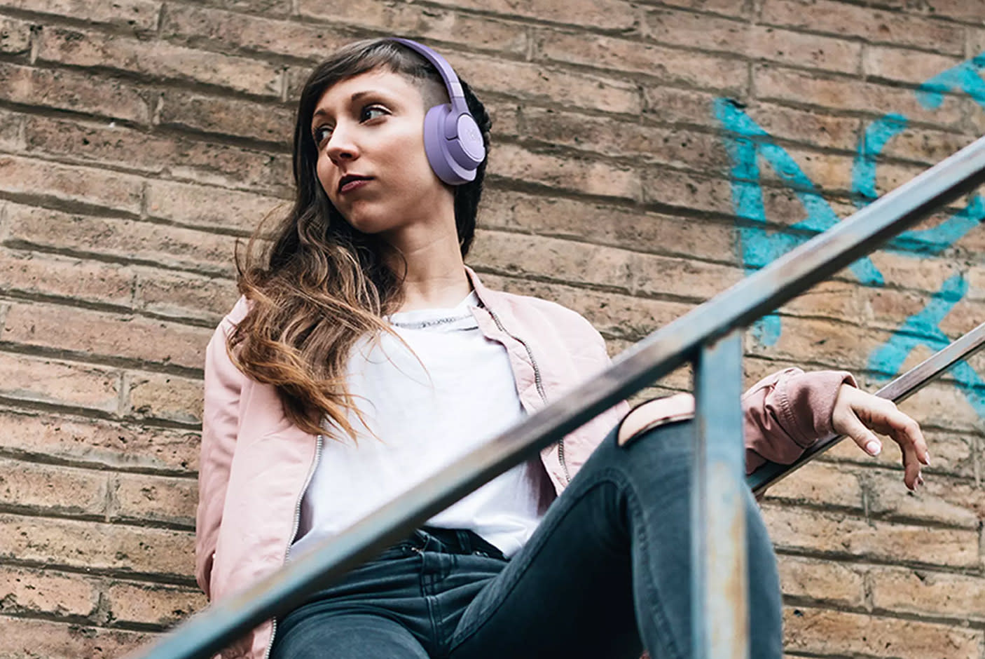 4173090-Tile-3-JBL-Headphones-App