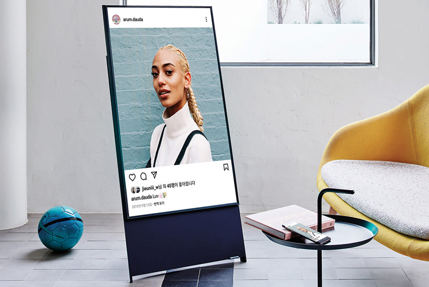 3940489-Tile-2-Samsung-The-Sero-2022