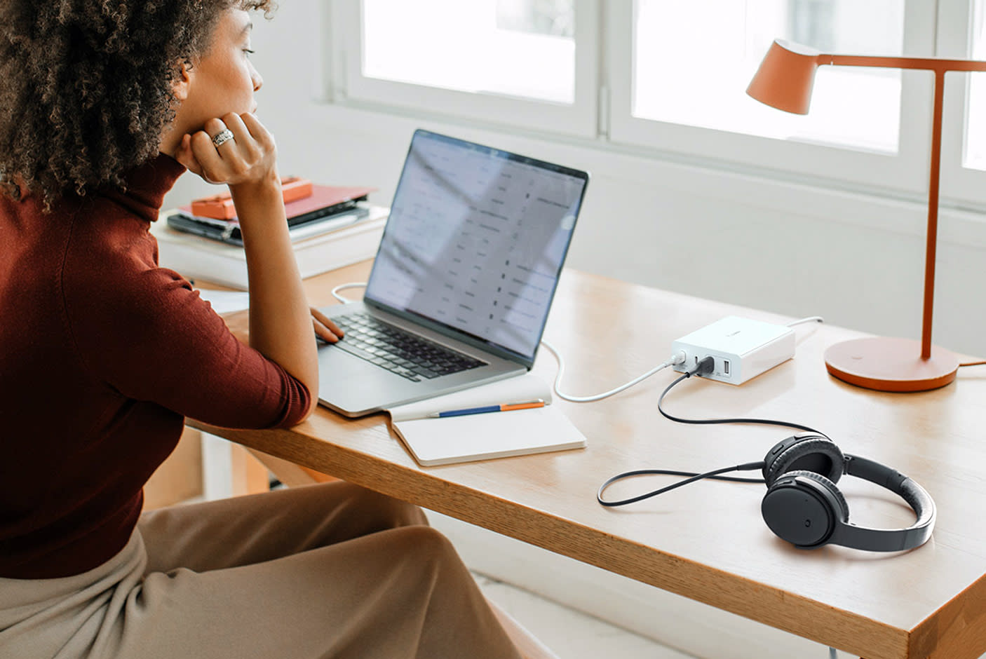 4179420-Tile-1-Powerful-Desktop-Charging