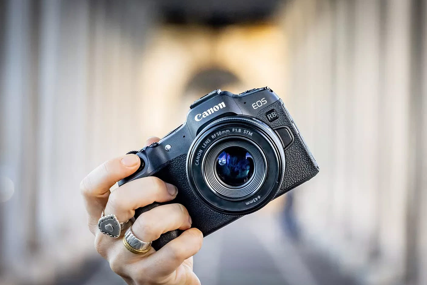 4182545-Tile-1-Canon-EOS-R8