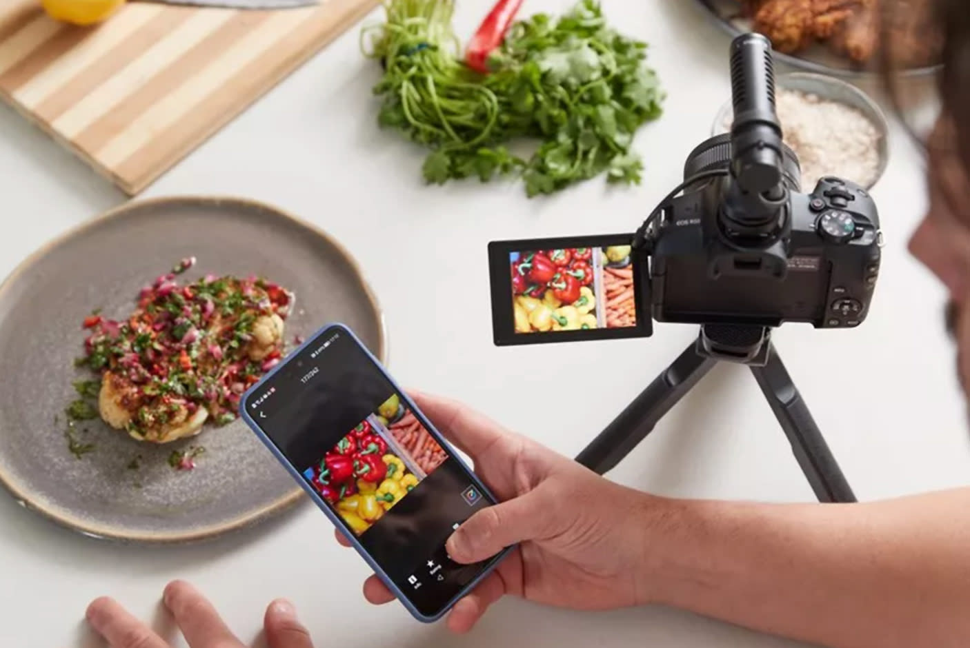 4182561-Tile-7-Canon-EOS-R50