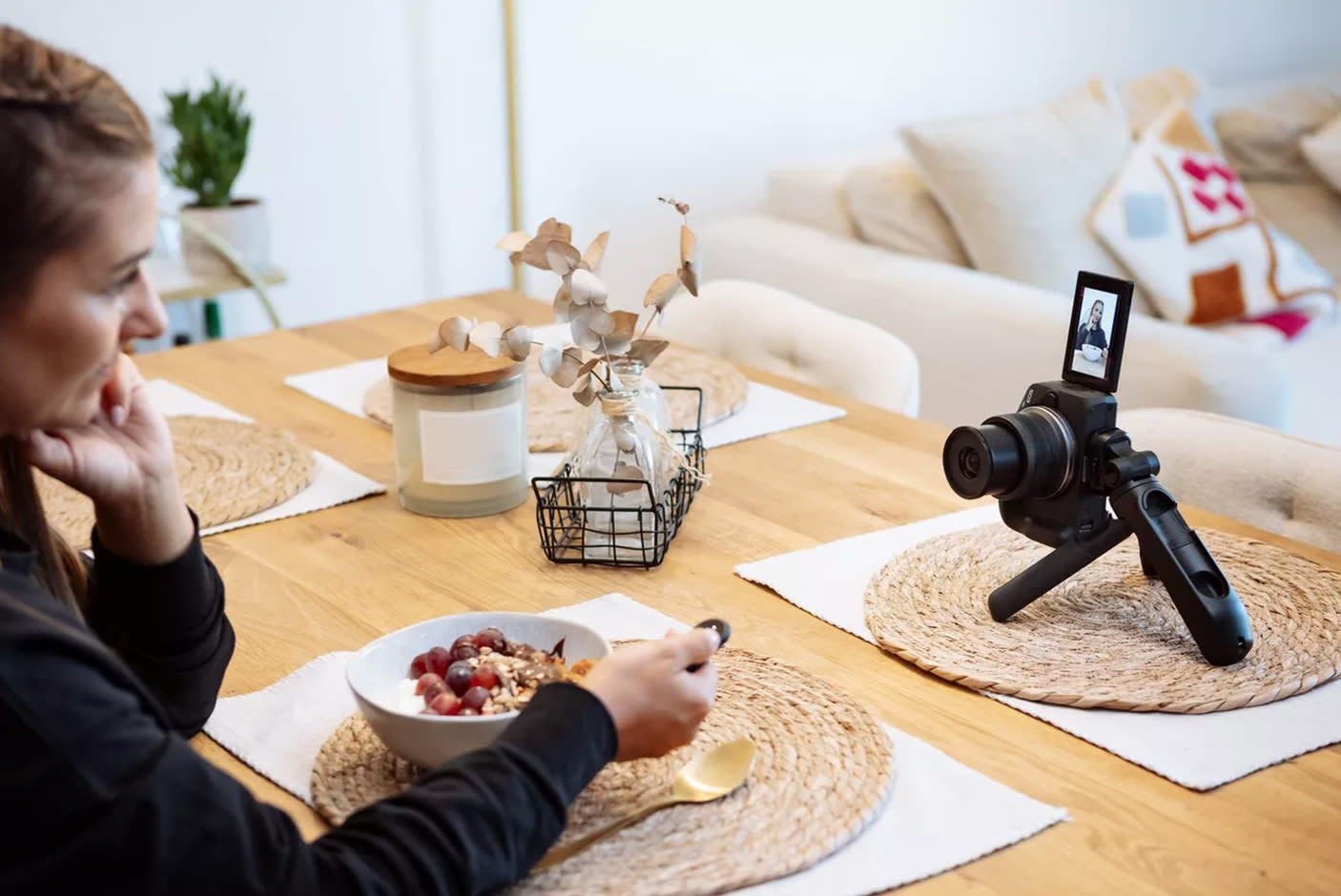 4182561-Tile-8-Canon-EOS-R50