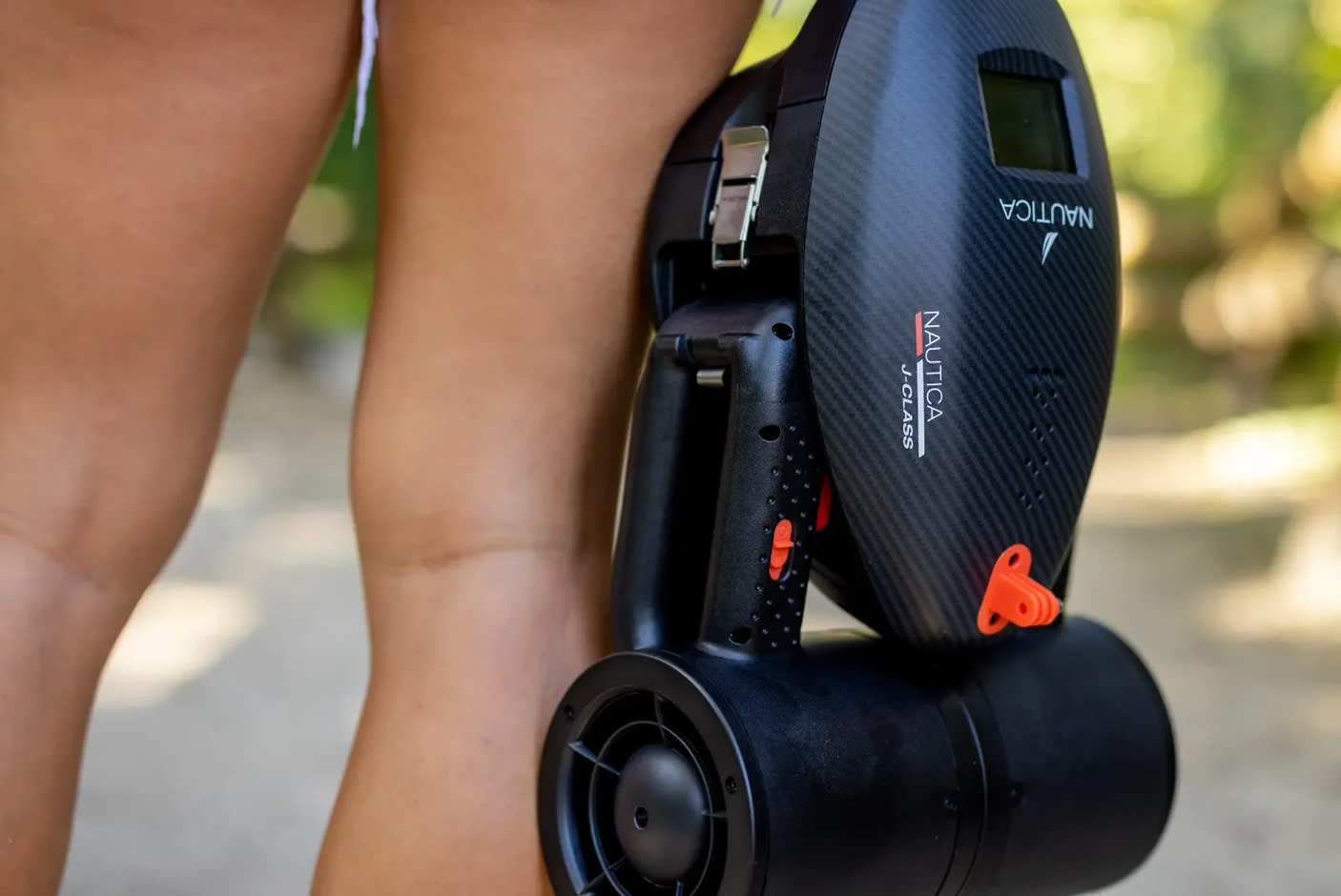 4195493-Tile-7-Built-in-Handle