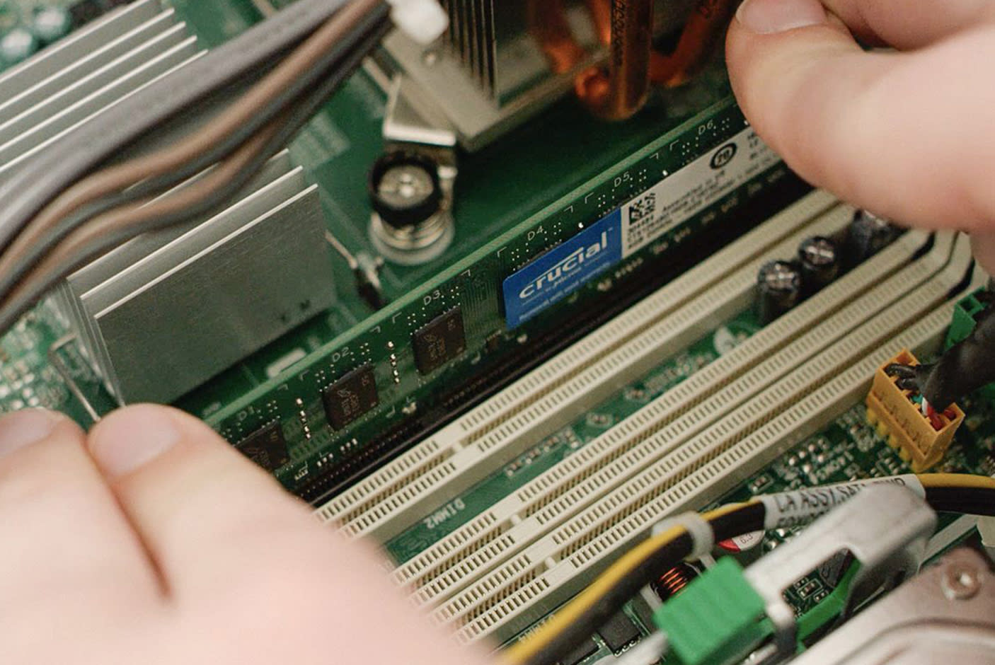 3889491-Tile-3-Crucial-DDR4-UDIMM-8GB