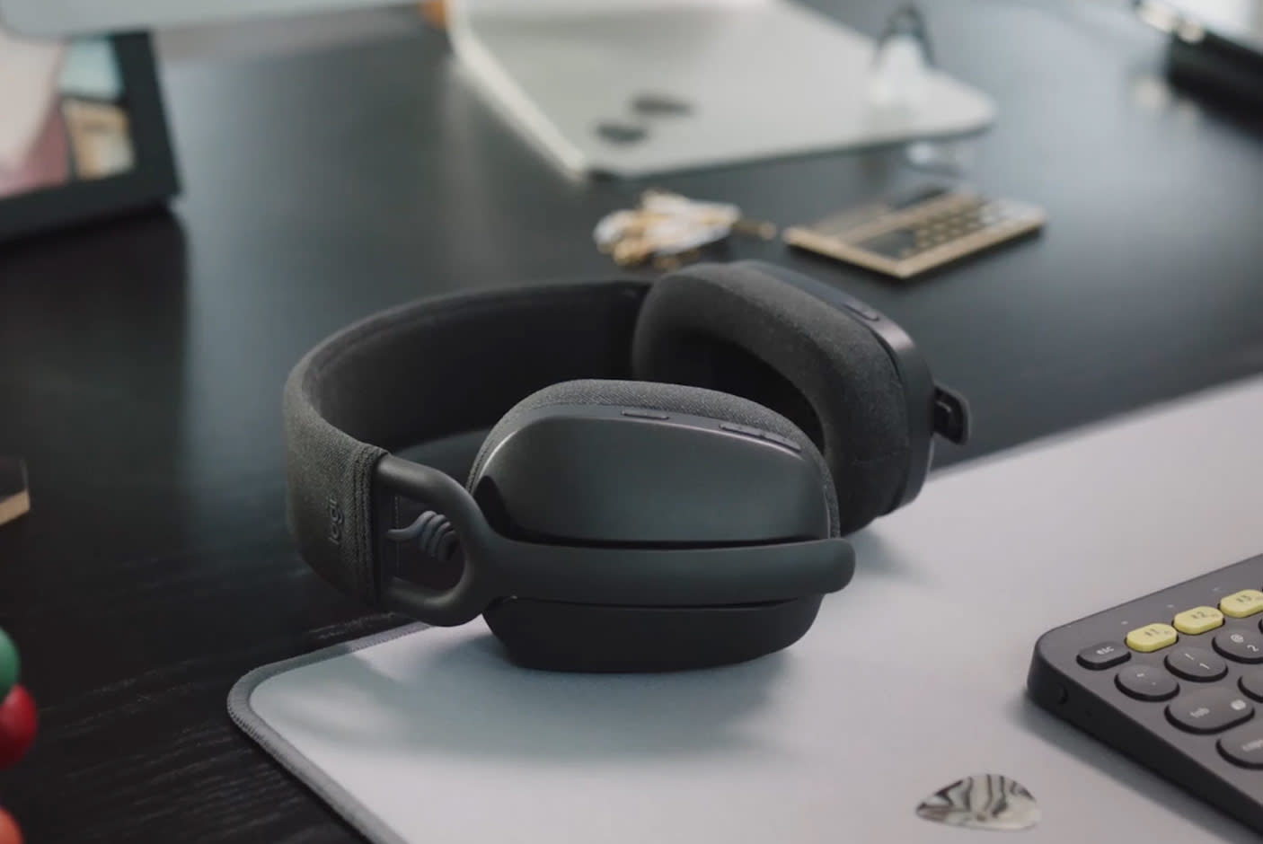 4204662-Tile-2-Logitech-Zone-Vibe-100