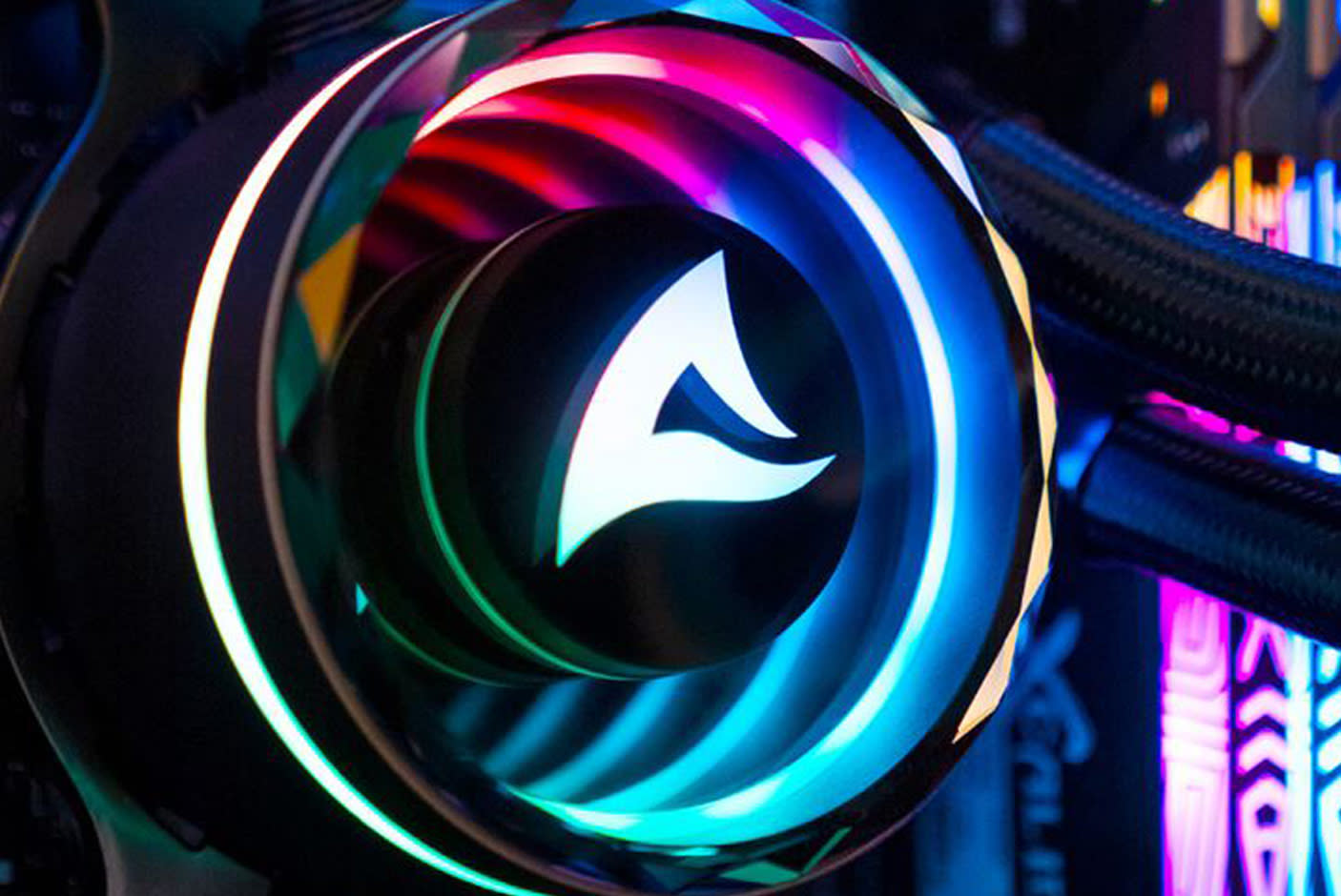 4275381-Tile-5-Rotatable-Sharkoon-Logo