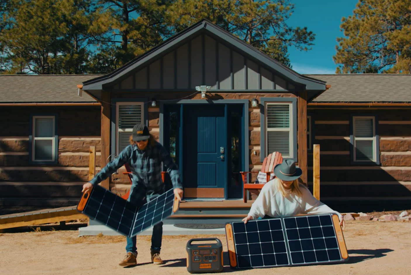 4289196-Tile-2-Jackery-SolarSaga-100W