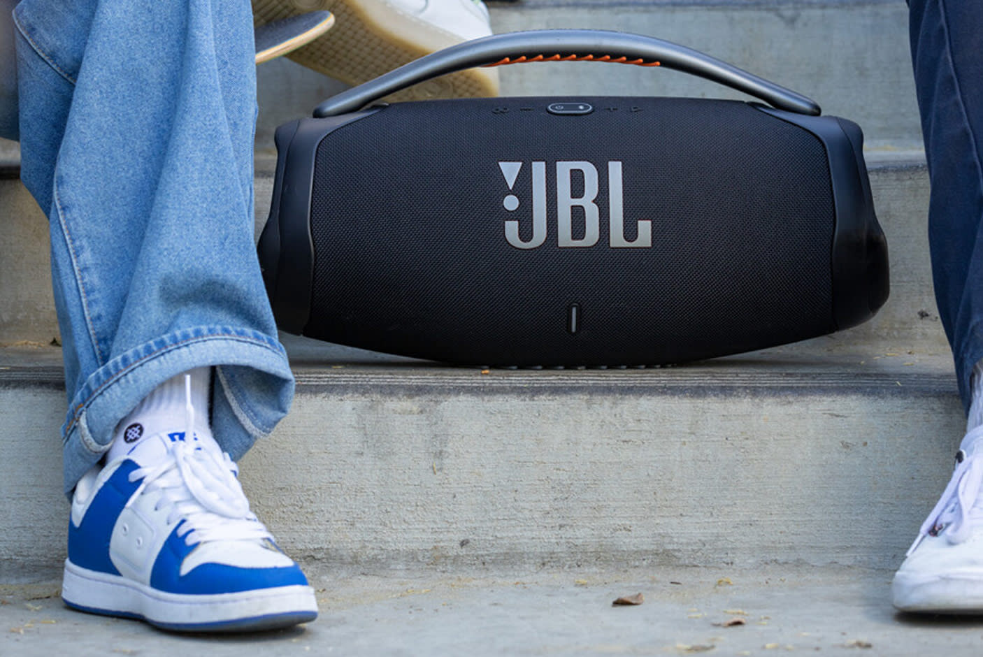 4294874-Tile-9-JBL-One-App