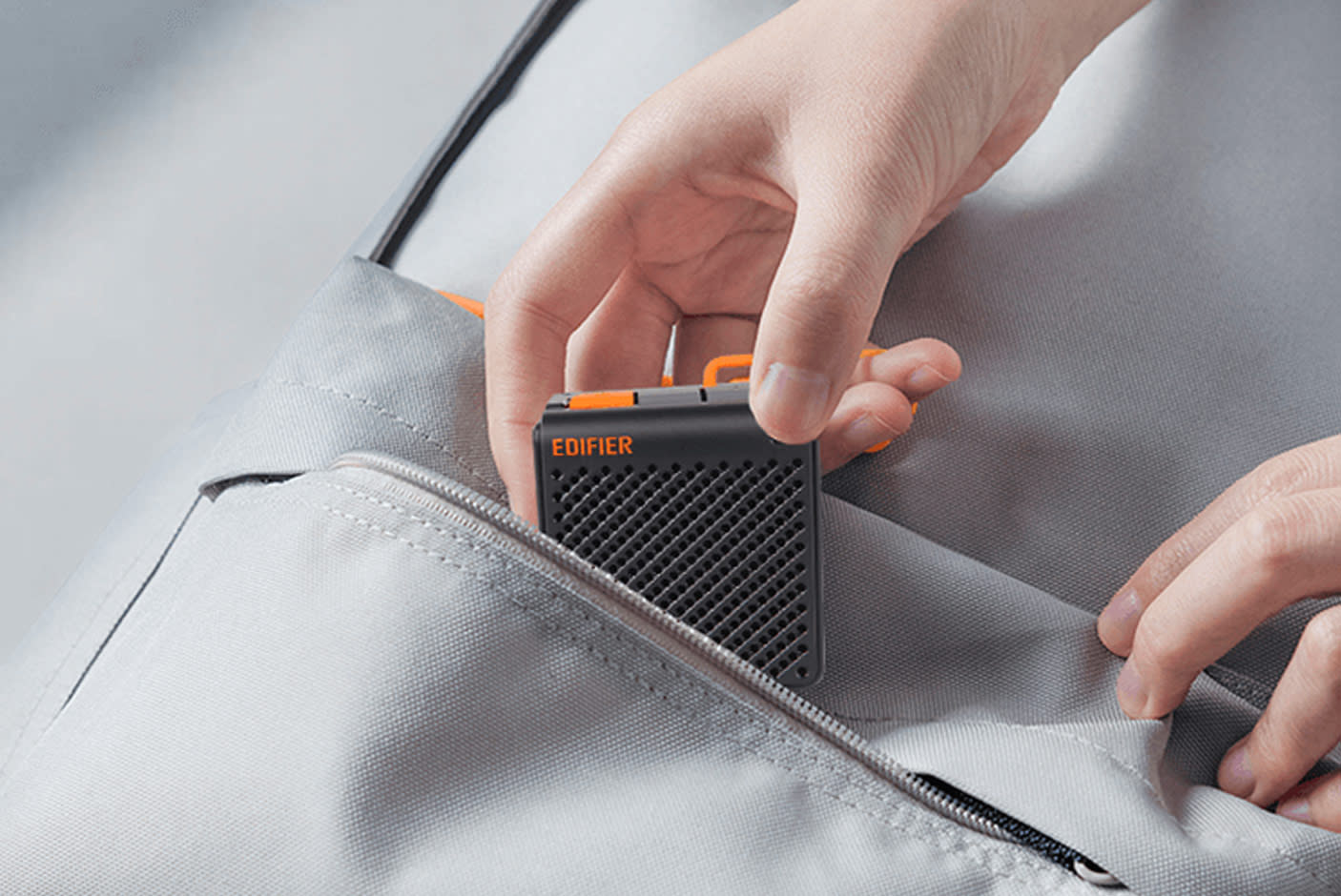 4299248-Tile-4-Light-Chic