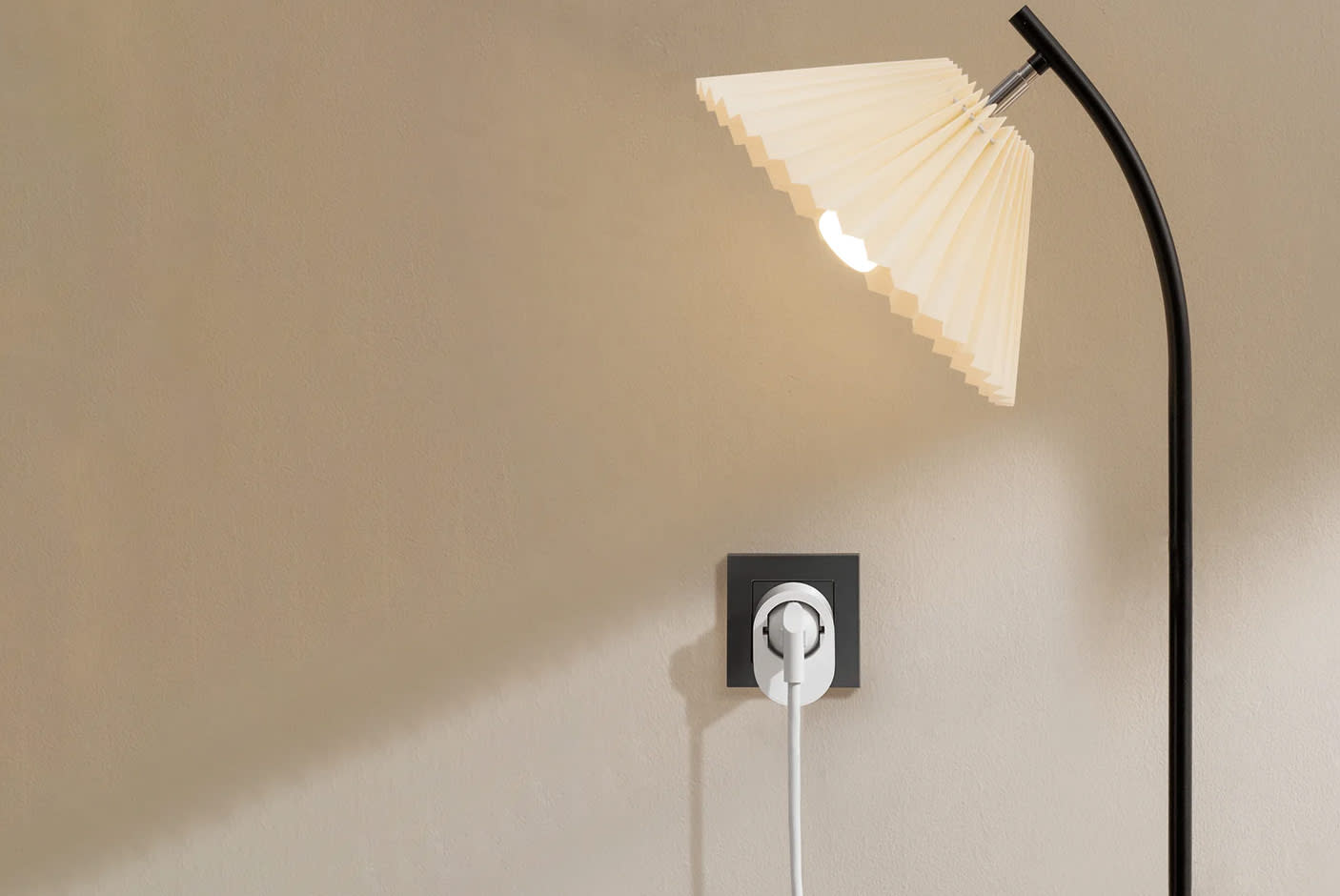 4312708-Tile-3-Remote-Control