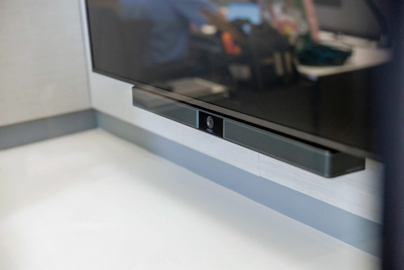 4321502-Tile-4-Bose-Videobar-VB1