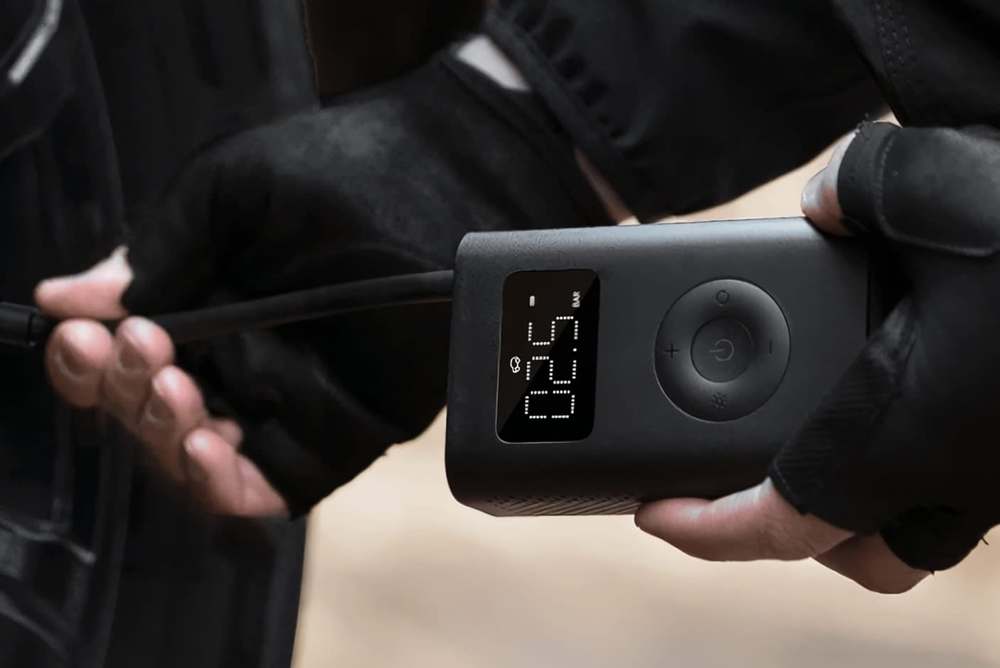 4326709-Tile-2-Xiaomi-Air-Compressor-2-fast