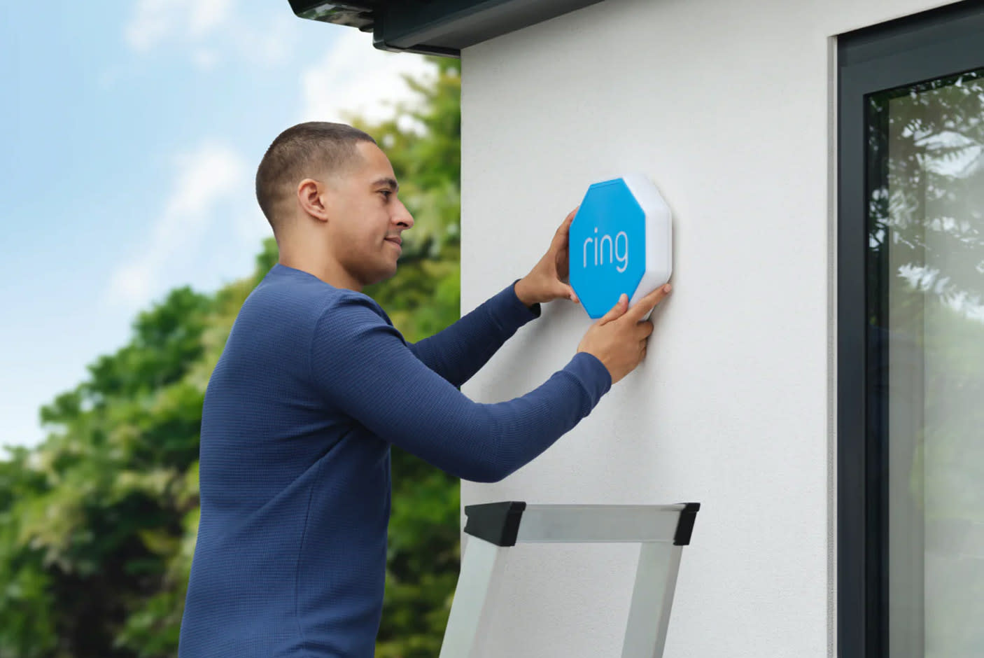 4326873-Tile-1-Siren-Outside