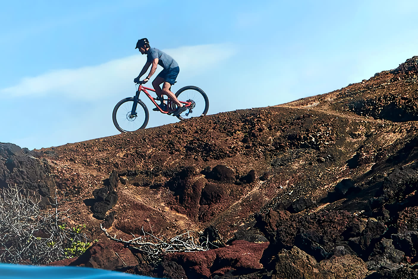 4353145-Tile-2-Garmin-Descent-G1-land