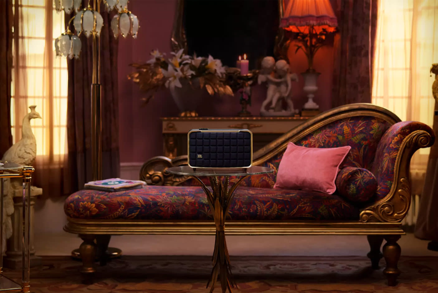 4353471-Tile-1-JBL-Authentics-200-sound