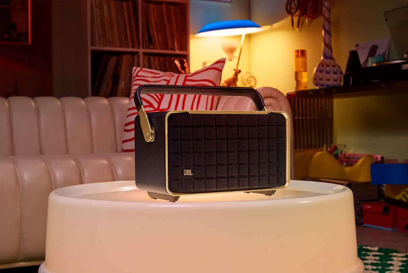 4353498-Tile-1-JBL-Authentics-300-sound