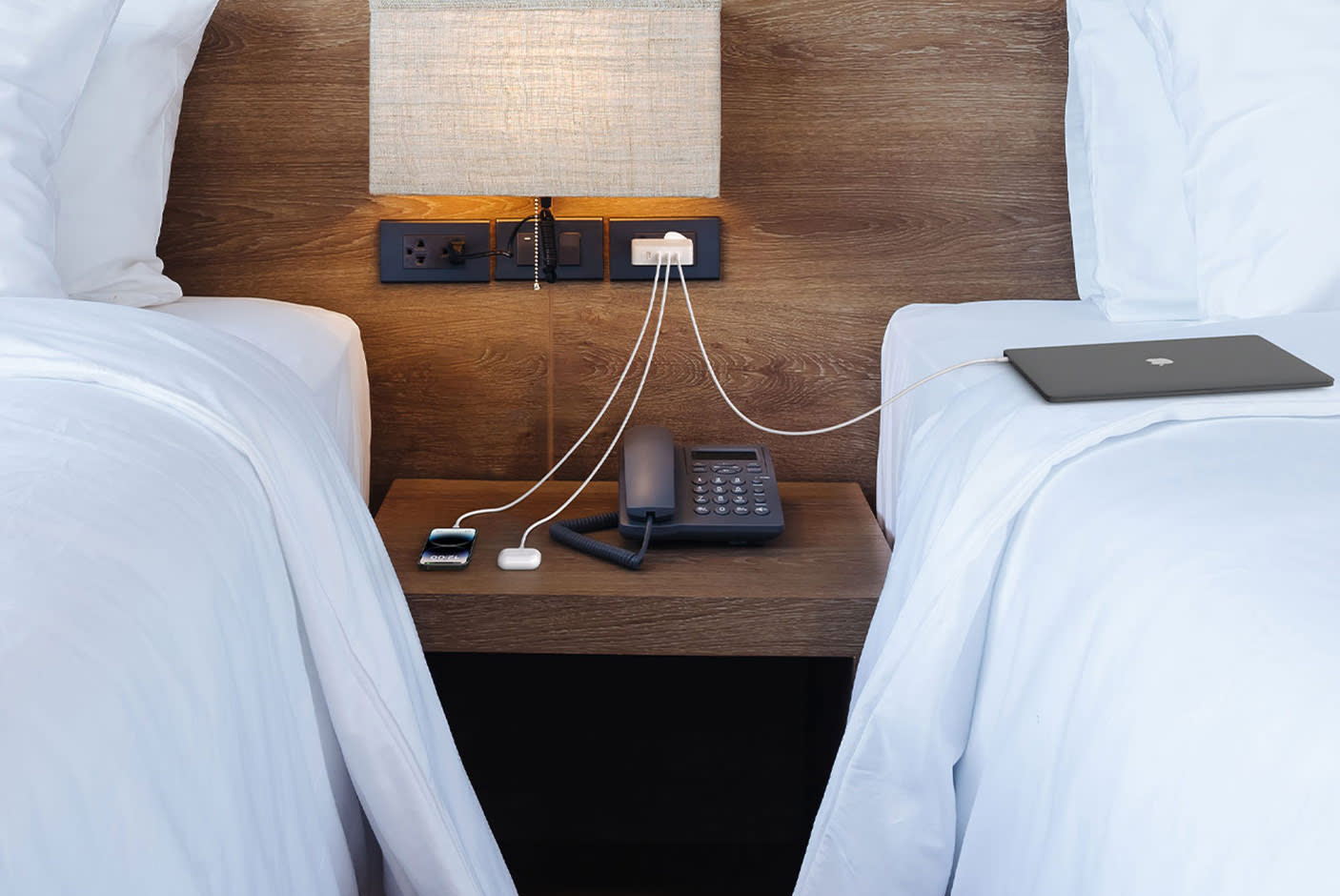 4374762-Tile-2-Belkin-BoostCharge-GaN-140W