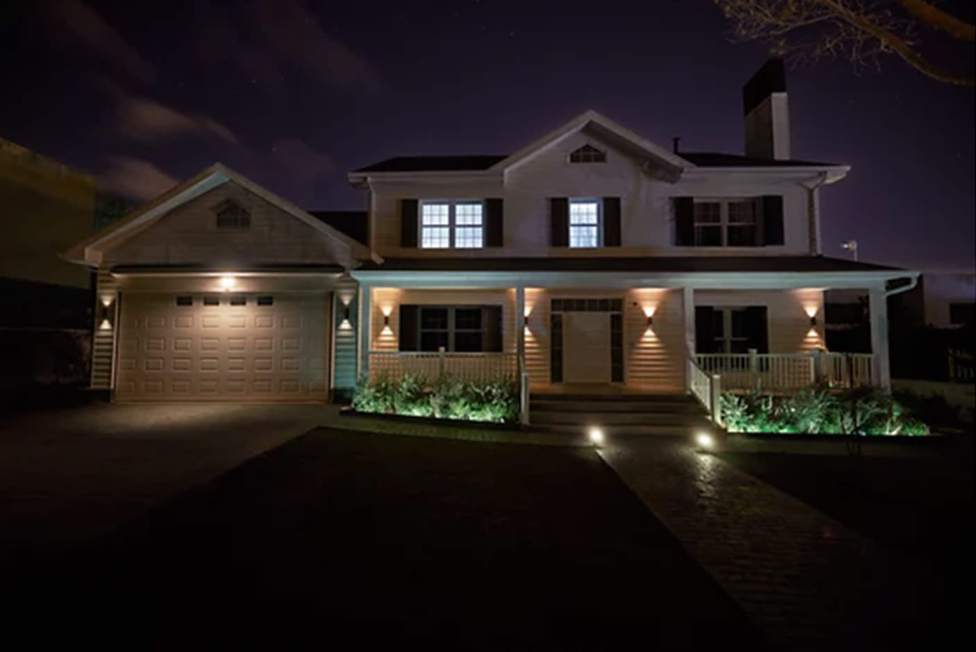 4387228-Tile-3-Philips-Hue-Wired-Secure-Camera