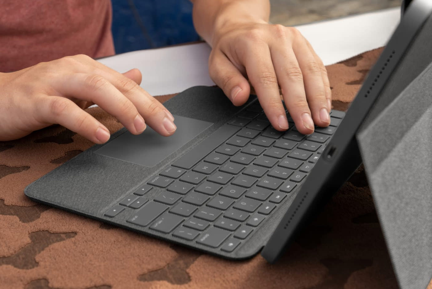 4390431-Tile-2-Combo-Touch-keyboard