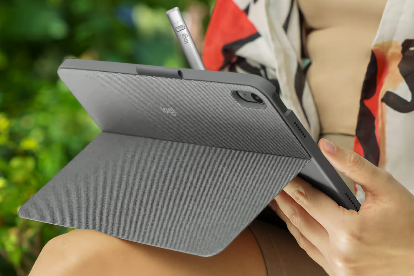 4390431-Tile-6-Combo-Touch-stand