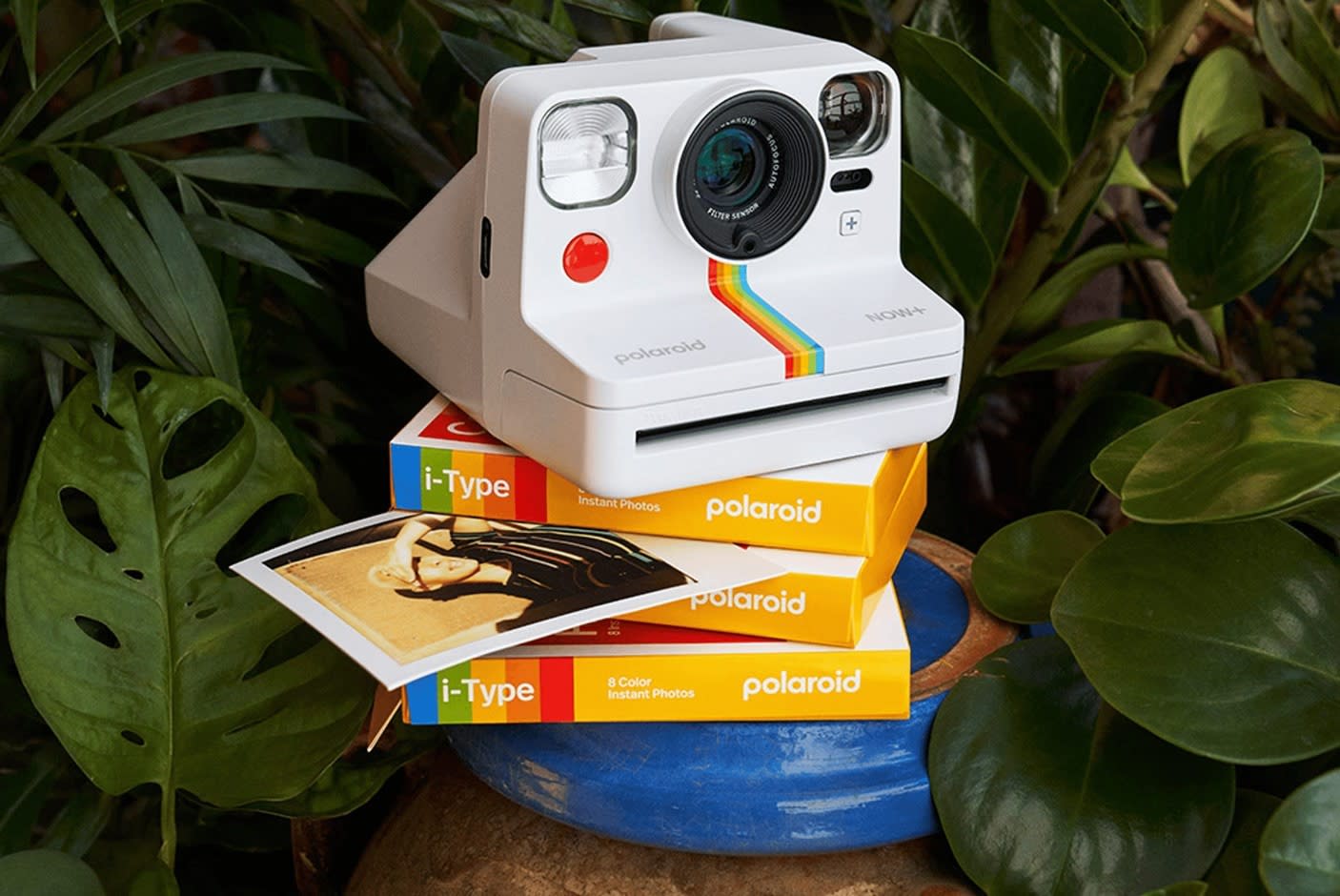 4420462-Tile-4-Polaroid-Now-plus-gen2-materials