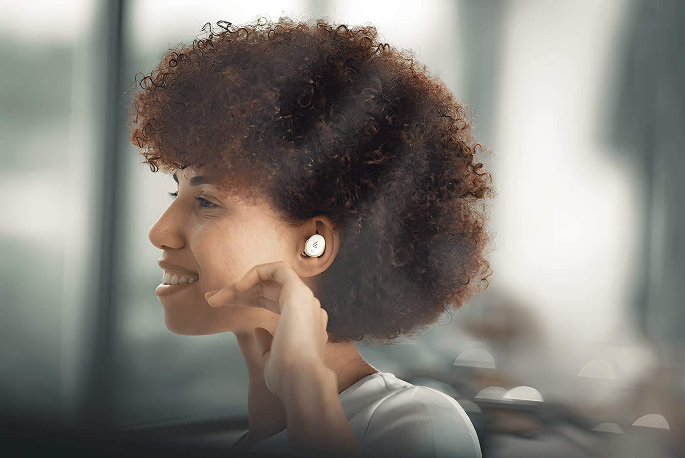 4439481-Tile-4-Edifier-Pro-2-wear