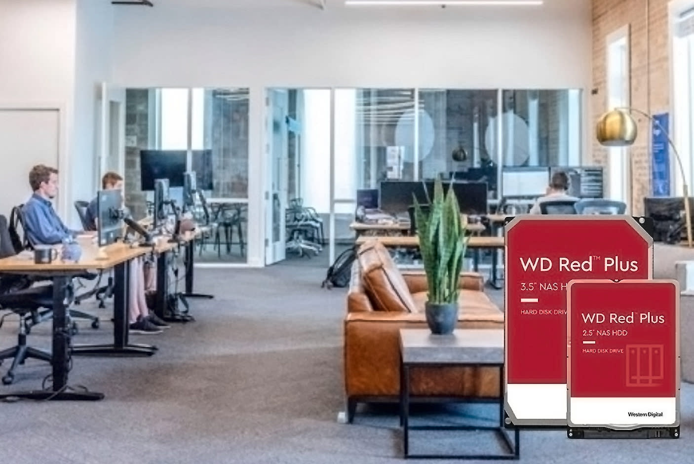 3735281-Tile-4-WD-Red-Plus-New