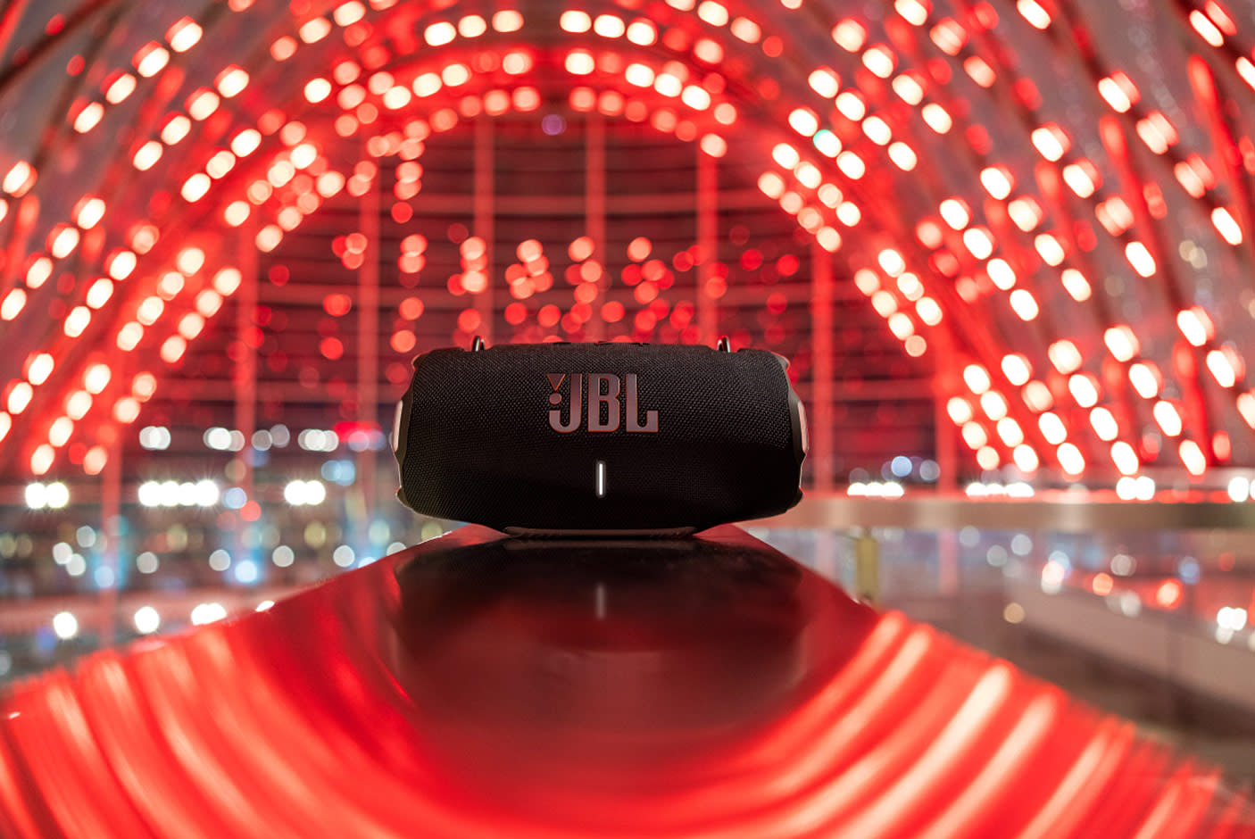 4470141-Tile-2-JBL-Xtreme4-Auracast