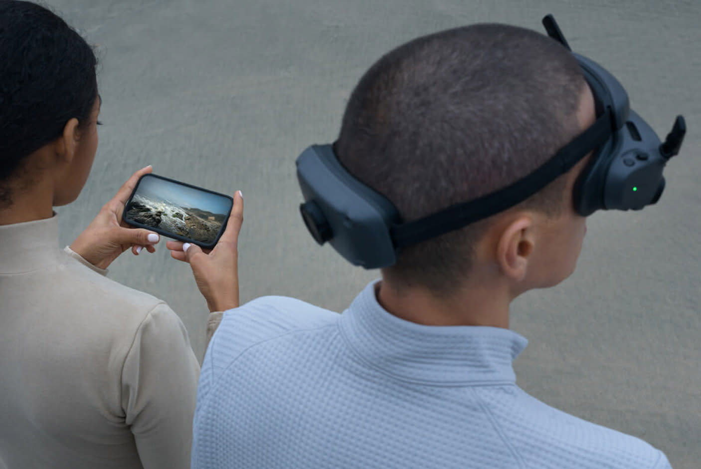 4487737-Tile-6-Wireless-Streaming