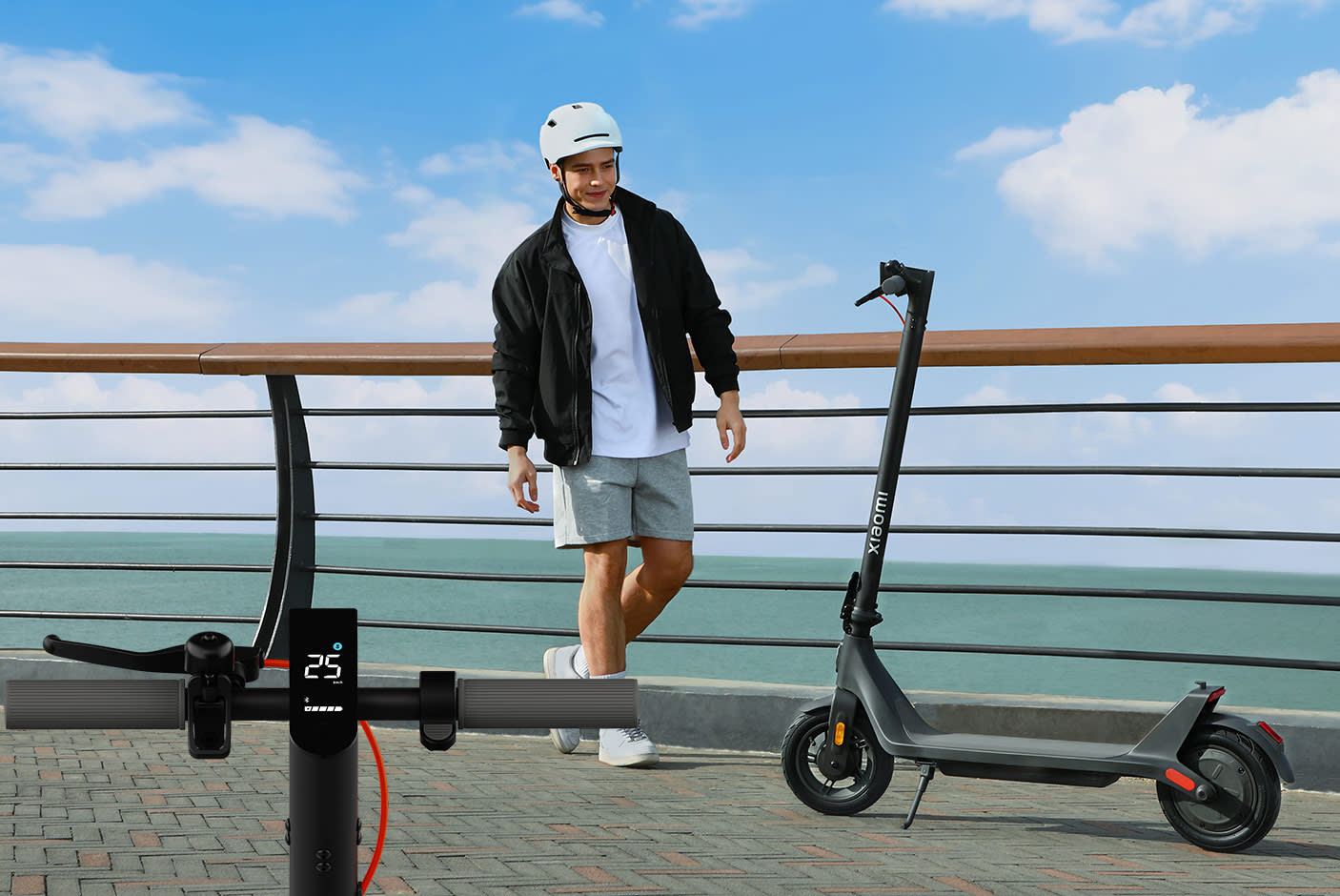 4490347-Tile-8-Xiaomi-Scooter-4-Lite-Gen2