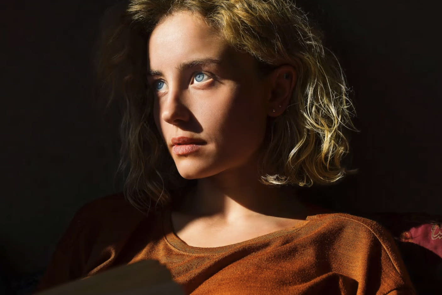 4498372-Tile-2-AI-OLED-Experience