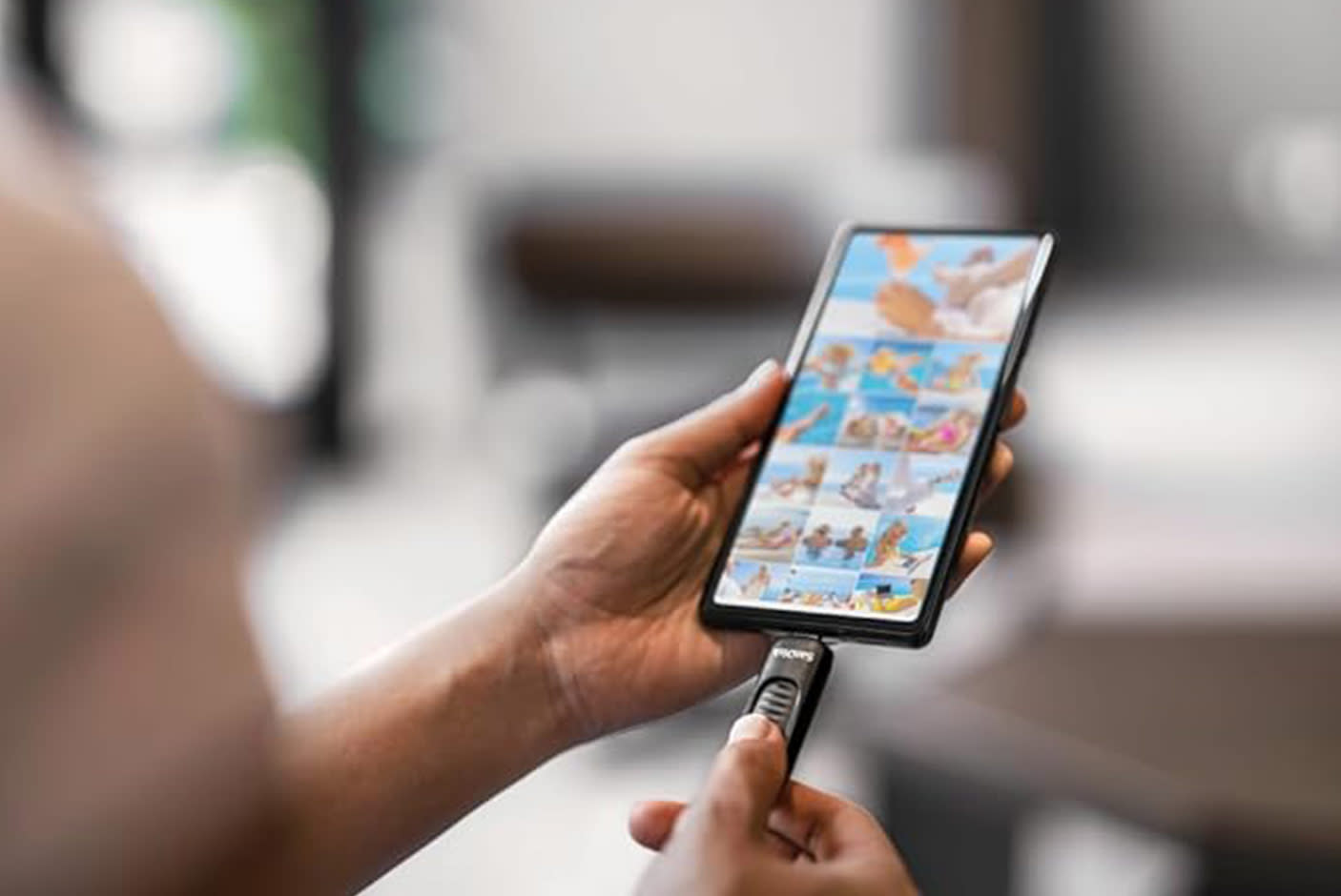 4567692-Tile-3-SanDisk-Ultra-Slider-USB-Type-C