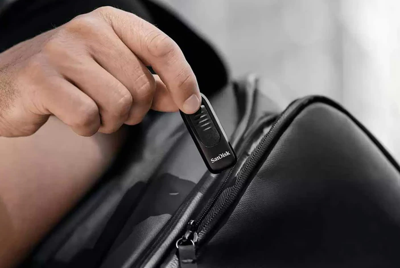 4567692-Tile-4-SanDisk-Ultra-Slider-USB-Type-C