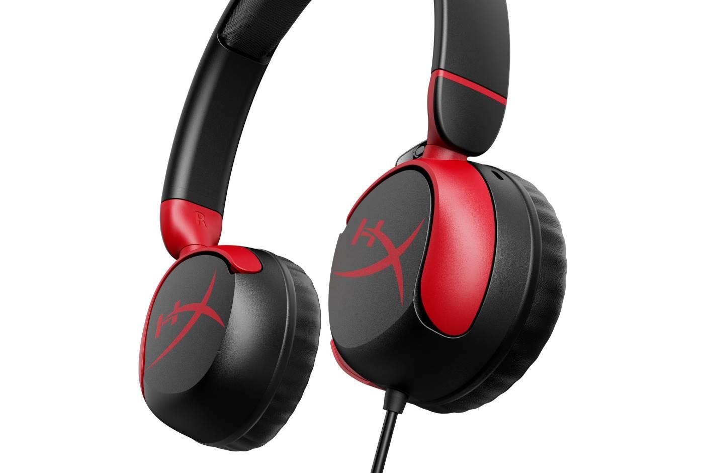 4577523-Tile-4-Hyperx-Cloud-Mini-connecting