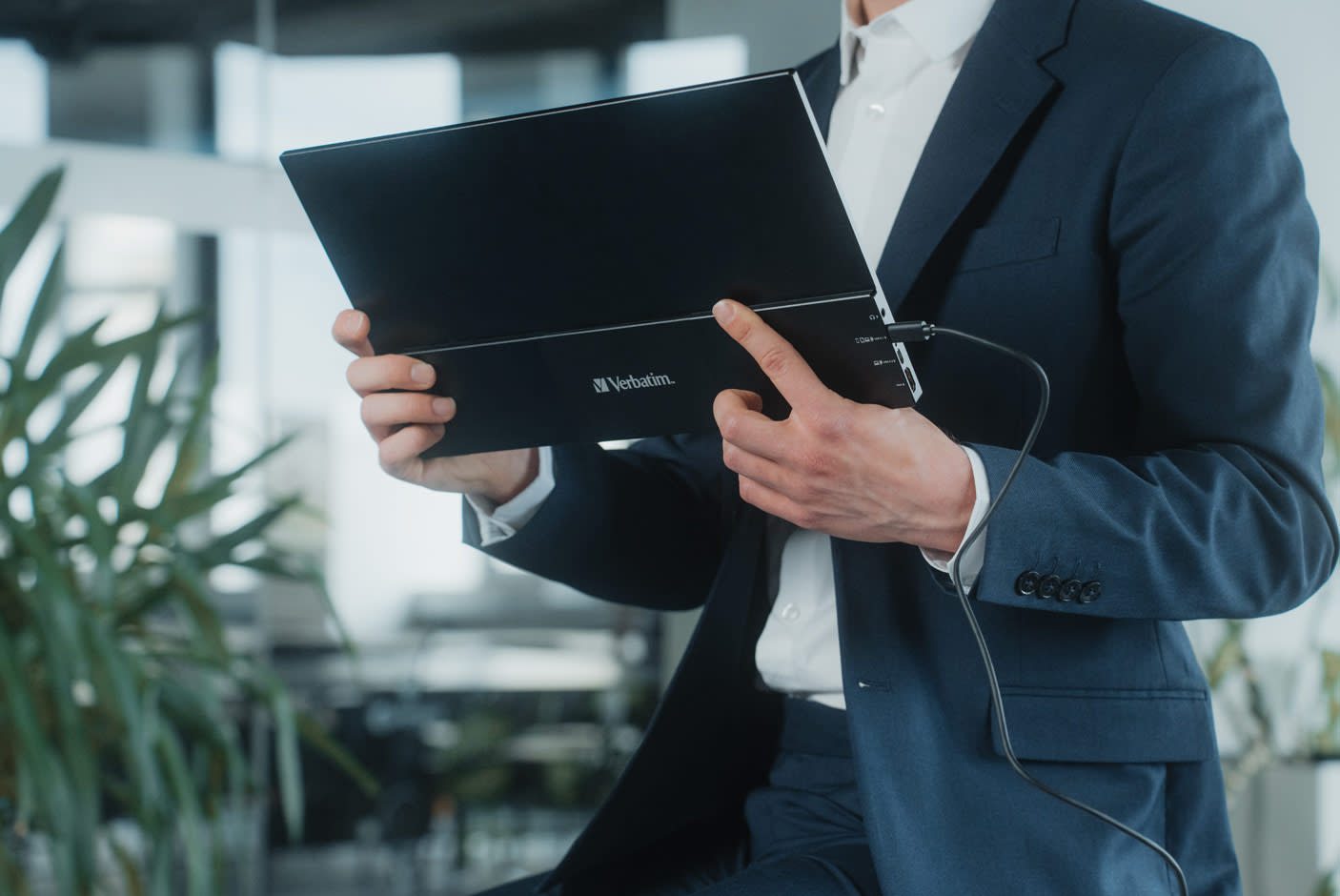 4581601-Tile-2-Verbatim-portable-PMT-15-4-HDR