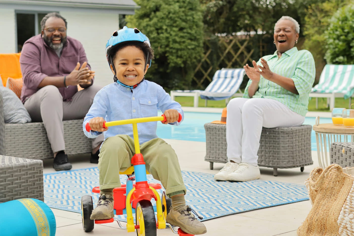 4273931-Tile-1-Cannon-EOS-R100-small