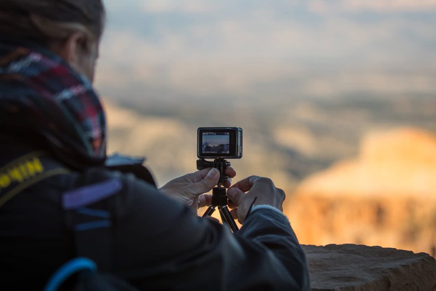 4612442-Tile-2-Time-Lapse-ode