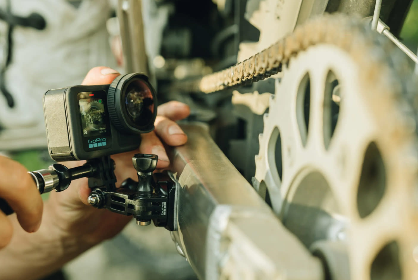 4618629-Tile-3-Stay-Closer-Than-Ever