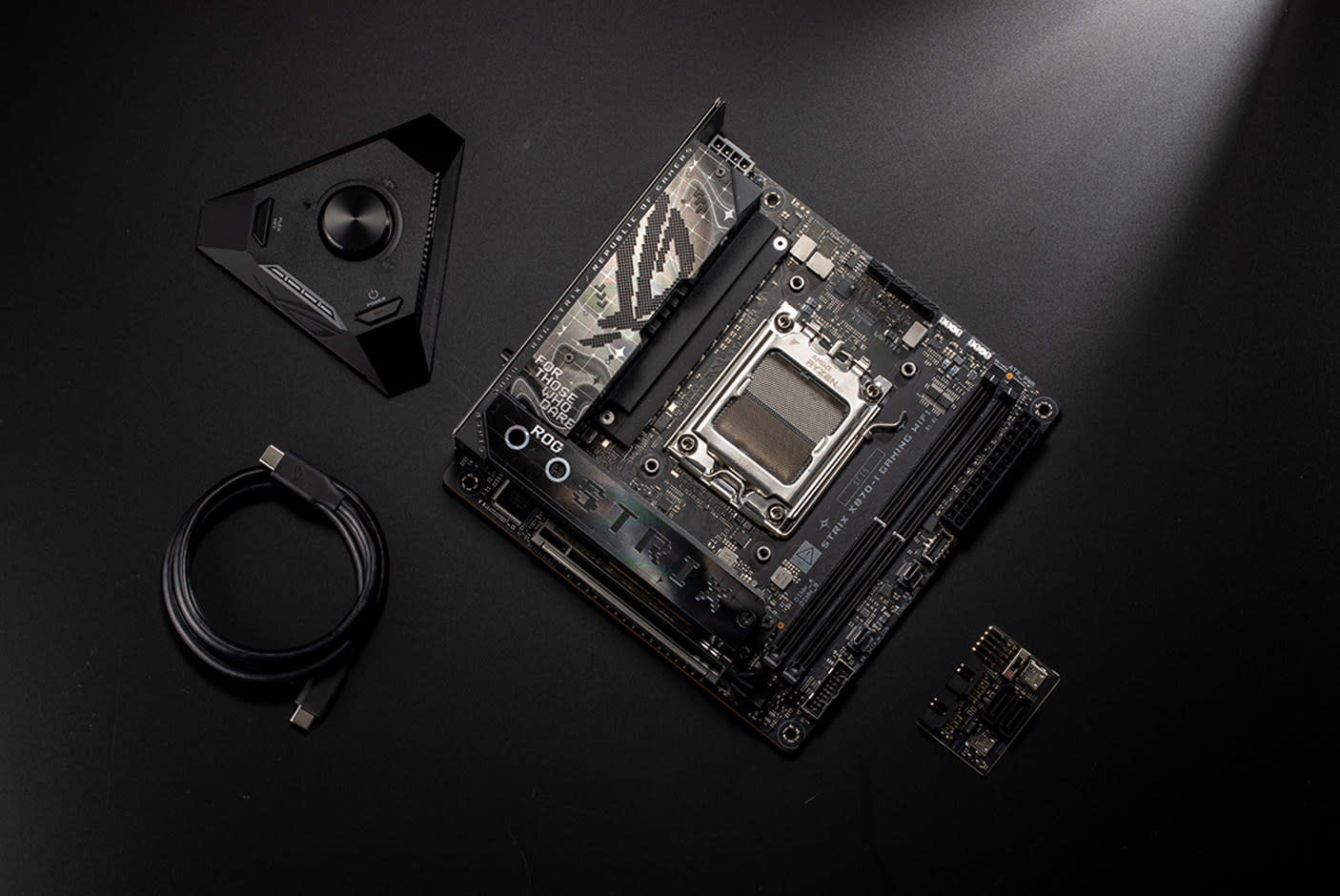 4623576-Tile-8-ROG-Strix-Hive-II